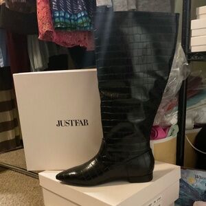 NWT JUSTFAB Black Flat Sienna Crocodile Pattern Knee Boots